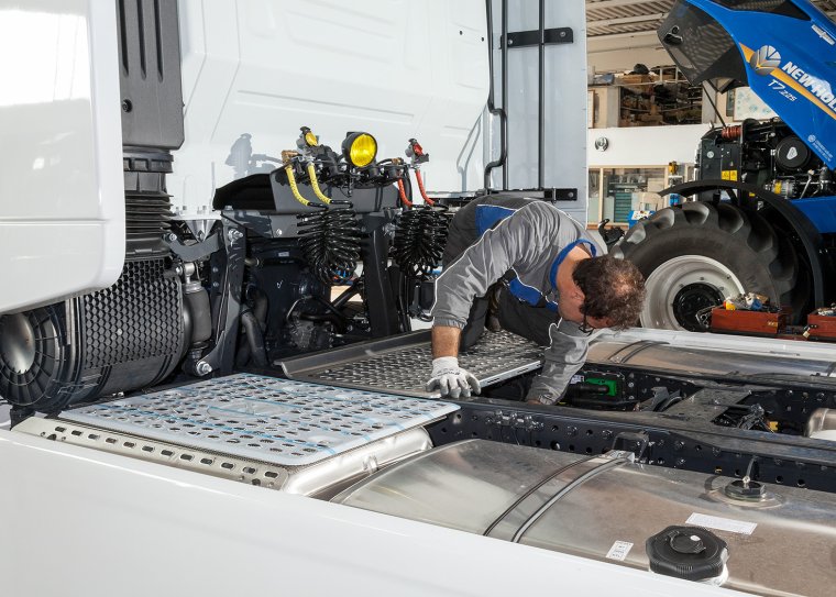 truck industrial vehicles maintenance and repairing Onè di Fonte Treviso