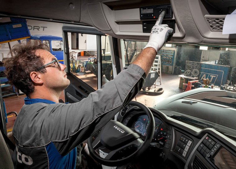 truck industrial vehicles maintenance and repairing Onè di Fonte Treviso