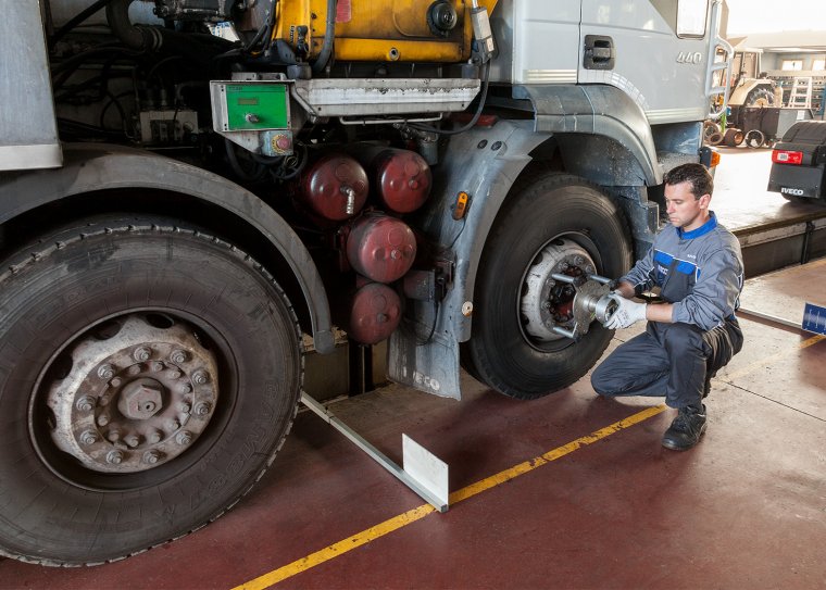 truck industrial vehicles maintenance and repairing Onè di Fonte Treviso
