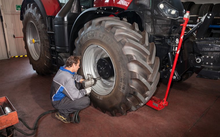 Tractor tires set up Mazzarolo Fonte Treviso