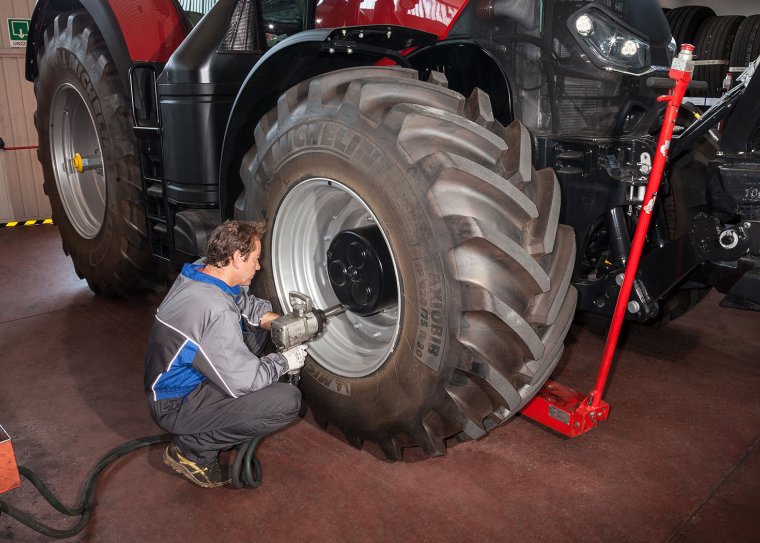 Tractor tires set up Mazzarolo Fonte Treviso
